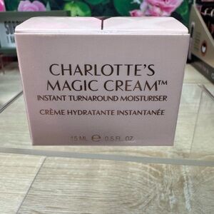 Charlotte Tilbury Magic Cream Anti-Aging Moisturizer with Hyaluronic Acid 15ml